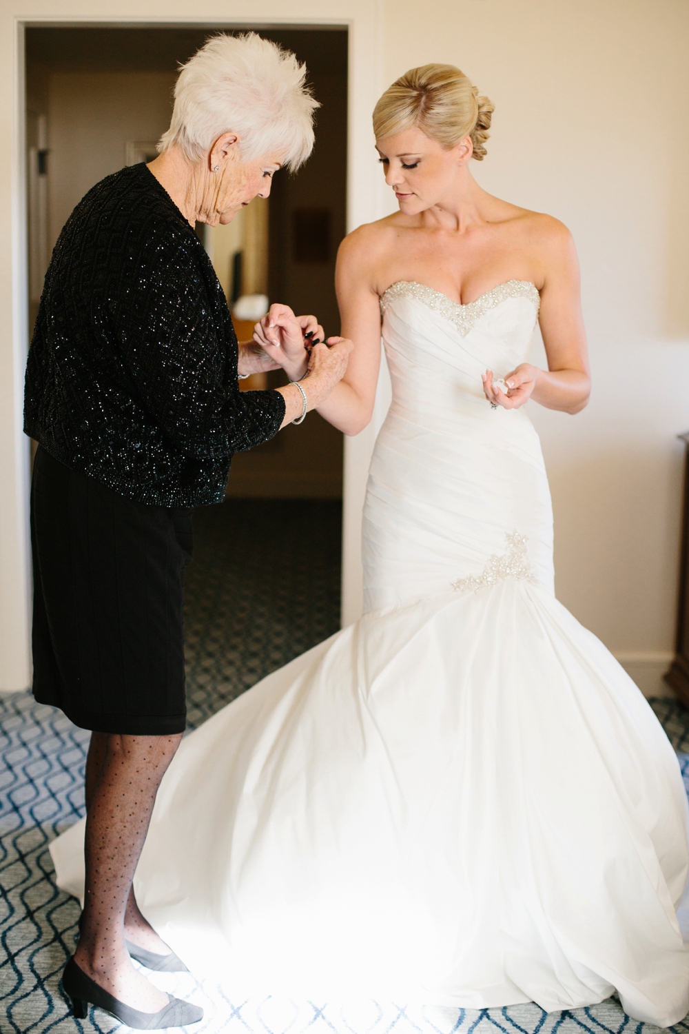 Bride and mom getting ready 