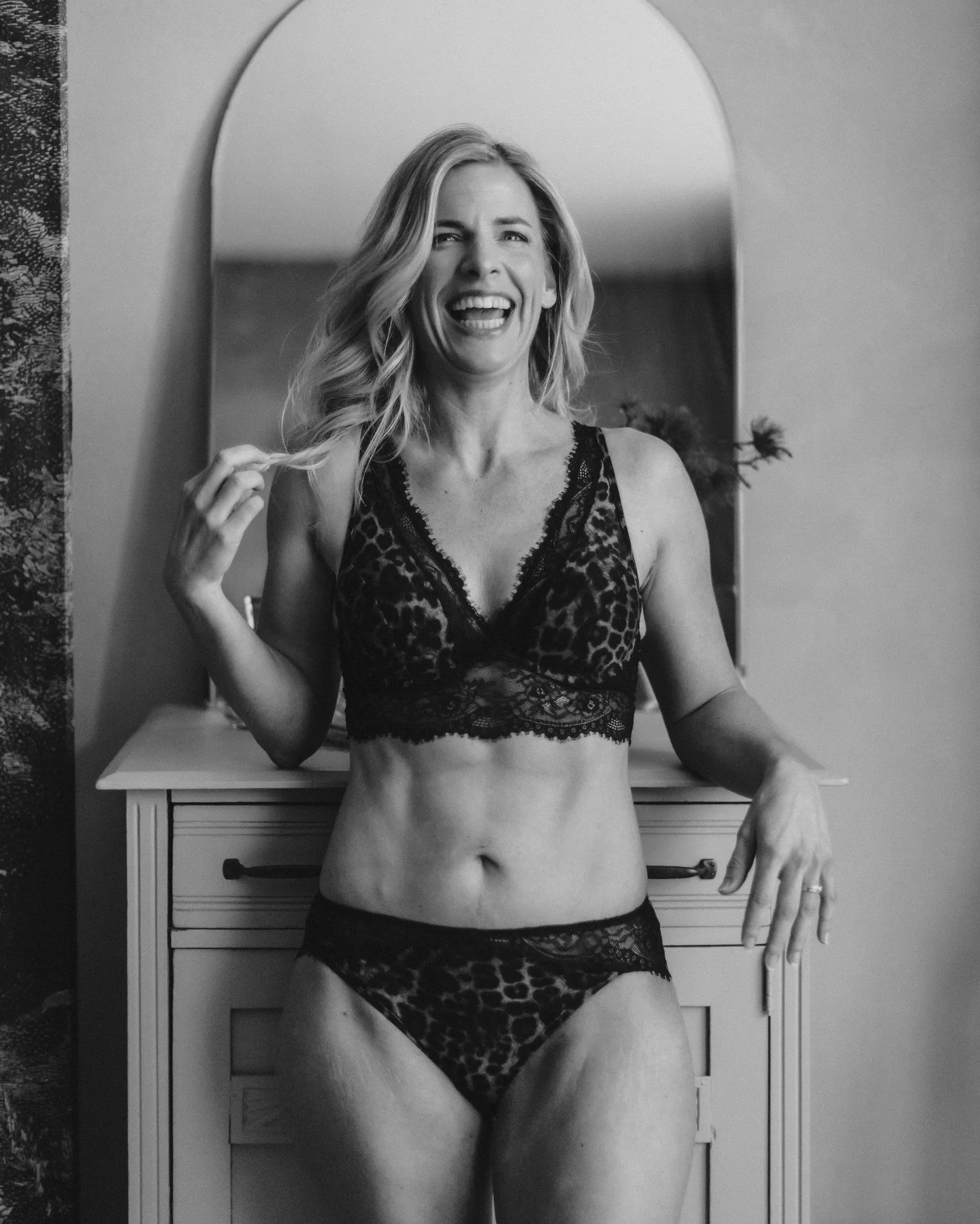 Een onbevangen momentje met dit prentje 😘 

#haes #bodyliberation
#confidence #allbodiesaregoodbodies #representationmatters #beautyindiversity #bodyacceptance #embraceyourbody