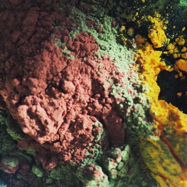 All my powders that go into my healthy smoothie before being blended! Going to use this colour combo in one of my pieces of work! it really reminds me of John Hoyland's 11.6.71!- spirulina, wheatgrass, cacao powder, curcumin powder! #healthysmoothie #colourfulsmoothie #Colourful