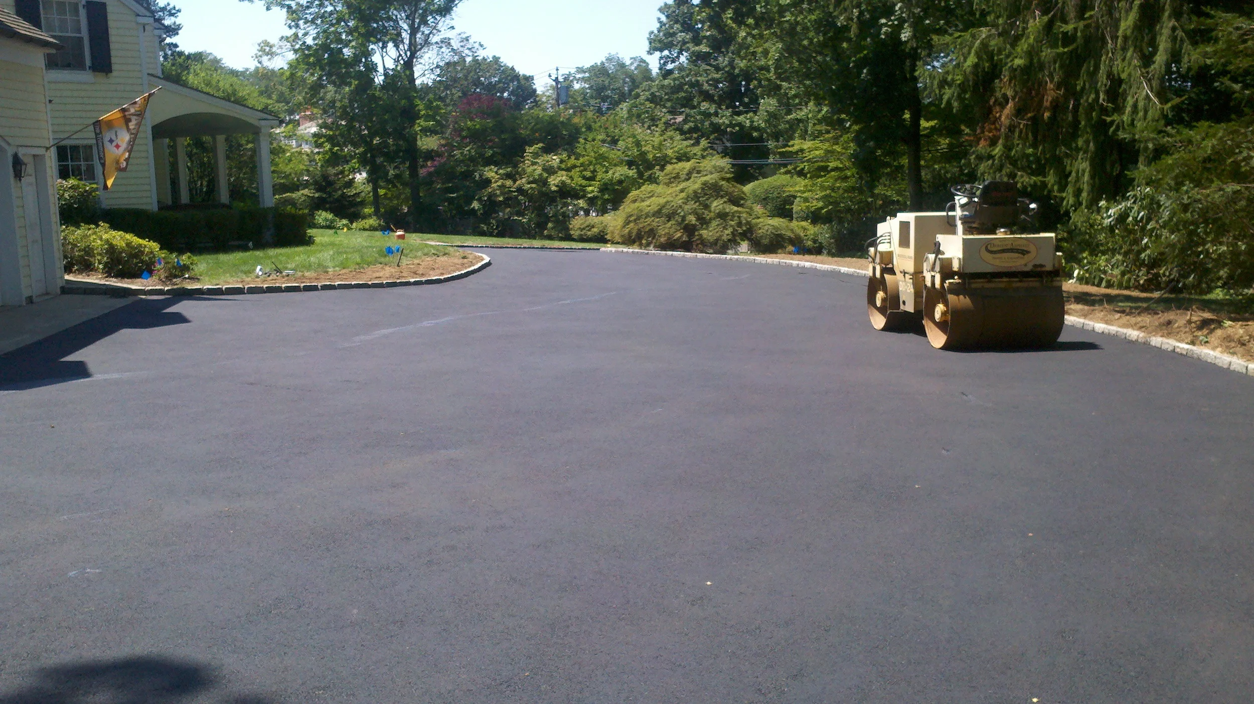 Driveway With large parking/play area.