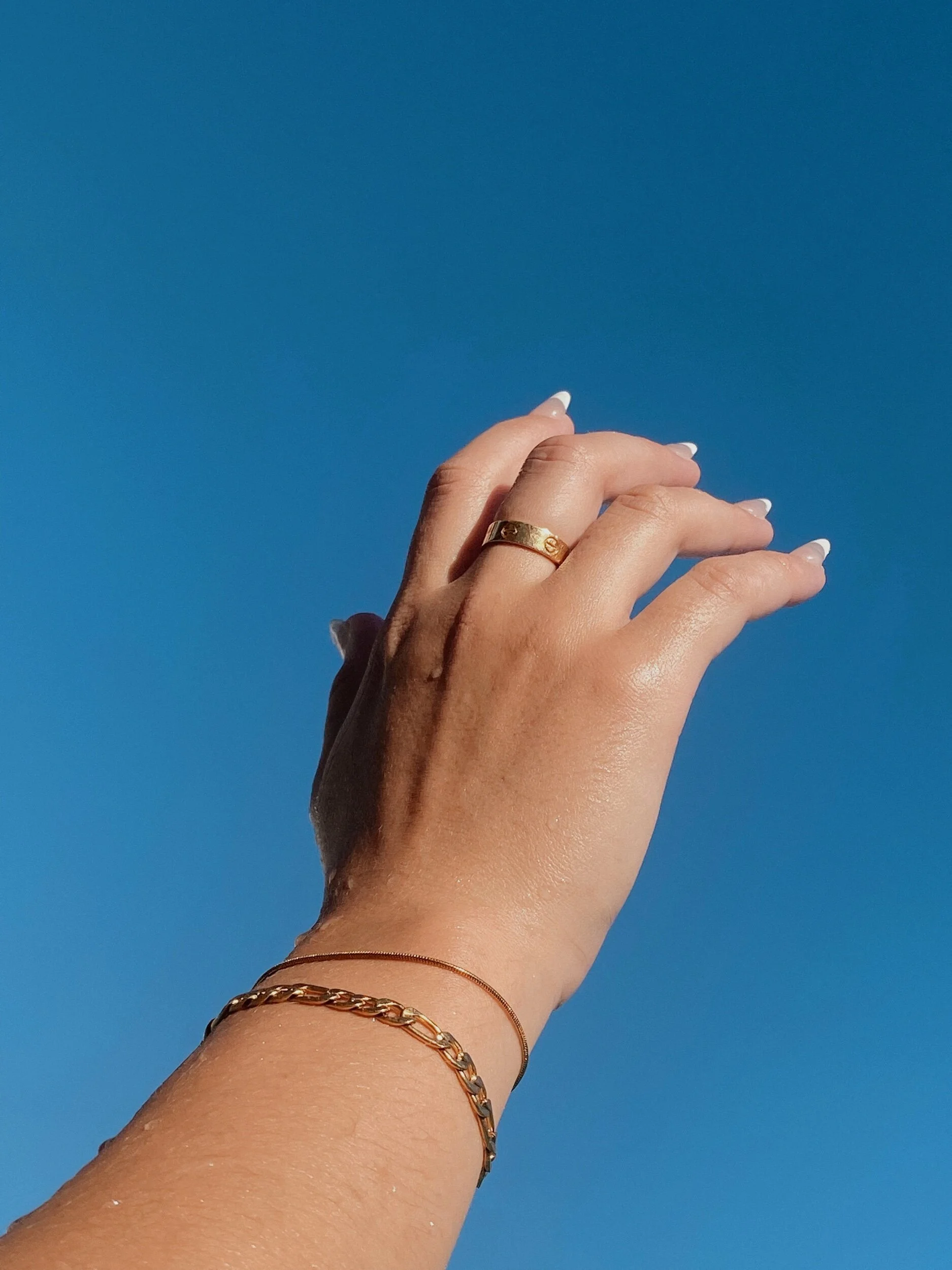 A1FBB5B4-527F-403F-9E03-00245D6B74C2