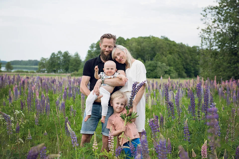01_kronvallspixlar_familjefotografering_180610_webb_.jpg