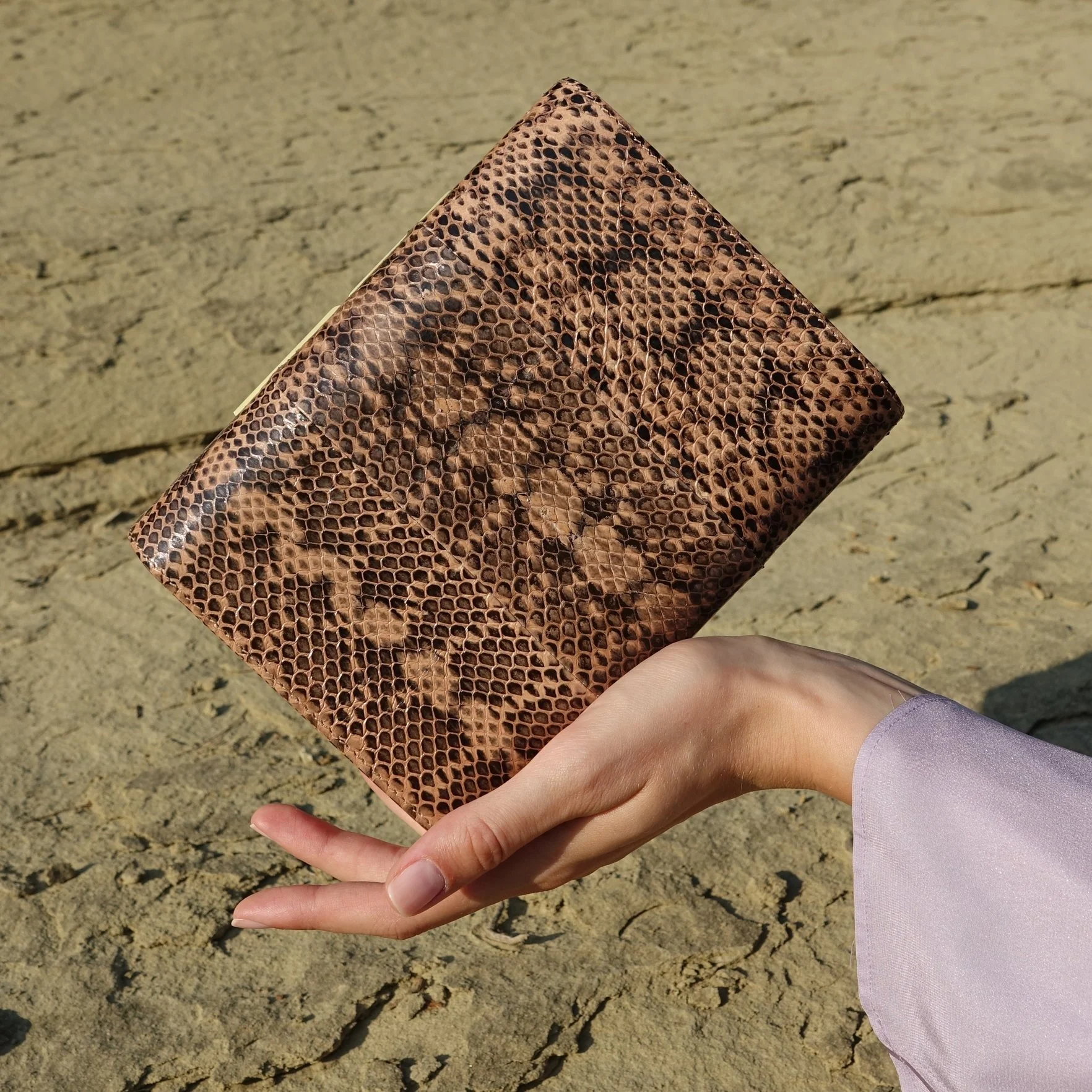 ODP_Officina_del_Poggio_ToscanoClutch_Terra.jpg