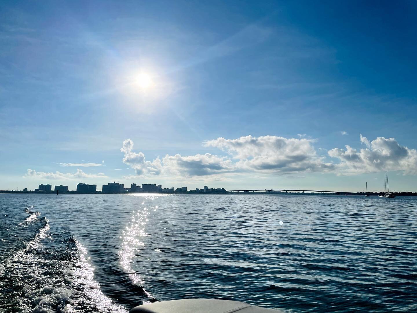 Mornin&rsquo; Sarasota. 
Gone fishin&rsquo;
💦
#youarehere #hereisgood #mindfulnesspractice  #presentmoment #gentlereminder #turkishtowels #artguyworkshop #presentcompany #meditation #yogawear #getoutside #srq #nola #livethelittlethings #cabanawear #