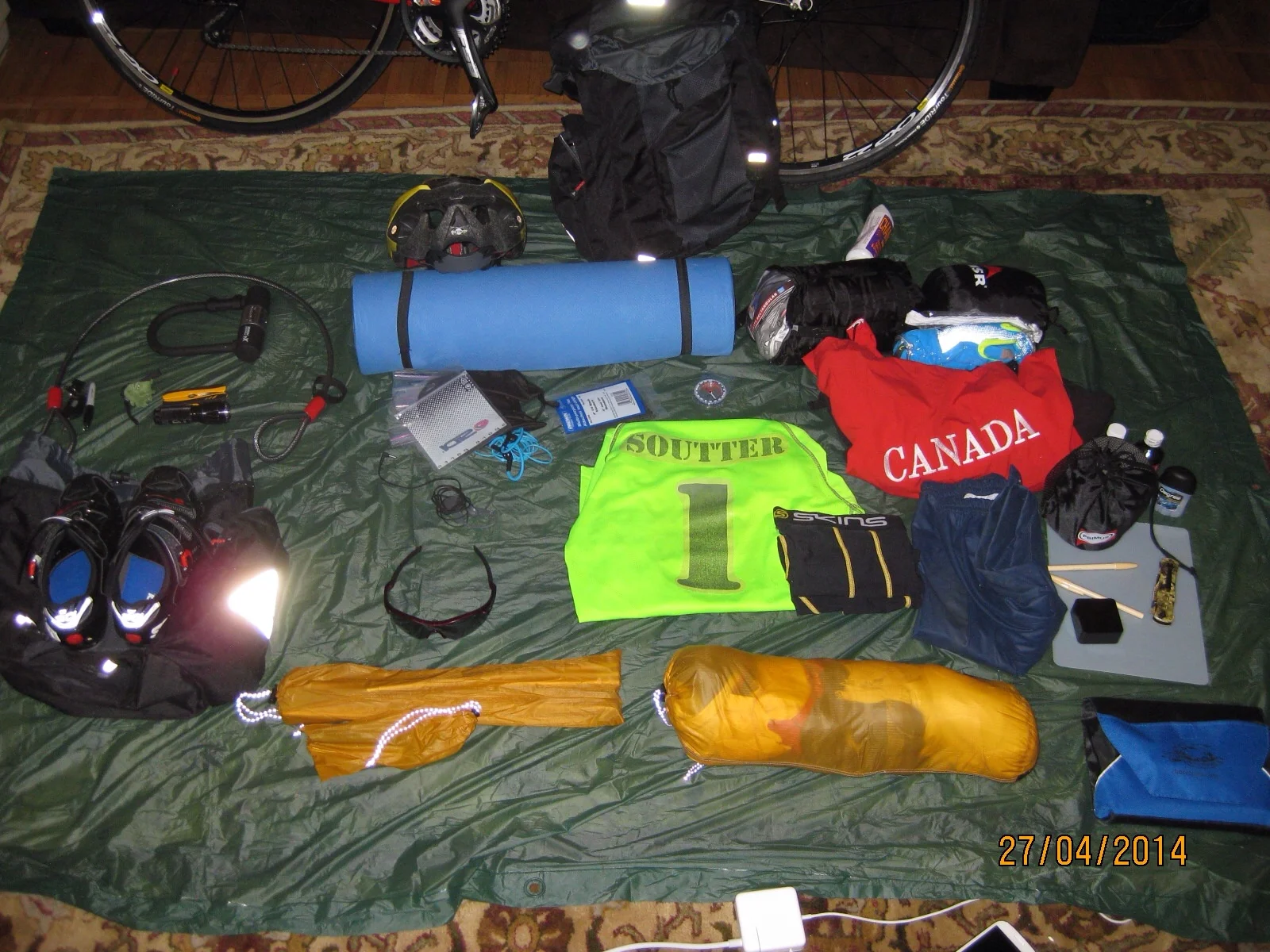 This forms the majority of the items that I'll be bringing with me. Not shown is one pannier, my off-cycle shoes (sperries, what else) and very likely another set of longsleeve tights/top. Also not shown is my water/food set up. That will follow when I arrive in SF.