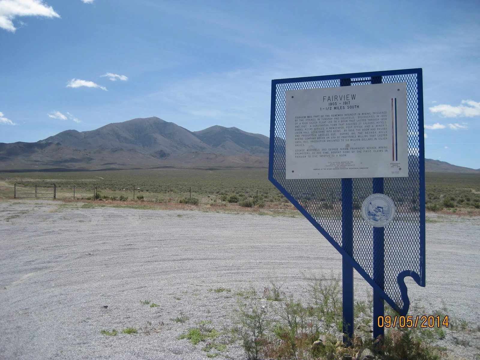 One of those middle-of-the-desert shots. This is one of many (hundreds?) of "historic markers" that are along the side of US Hwy 50.