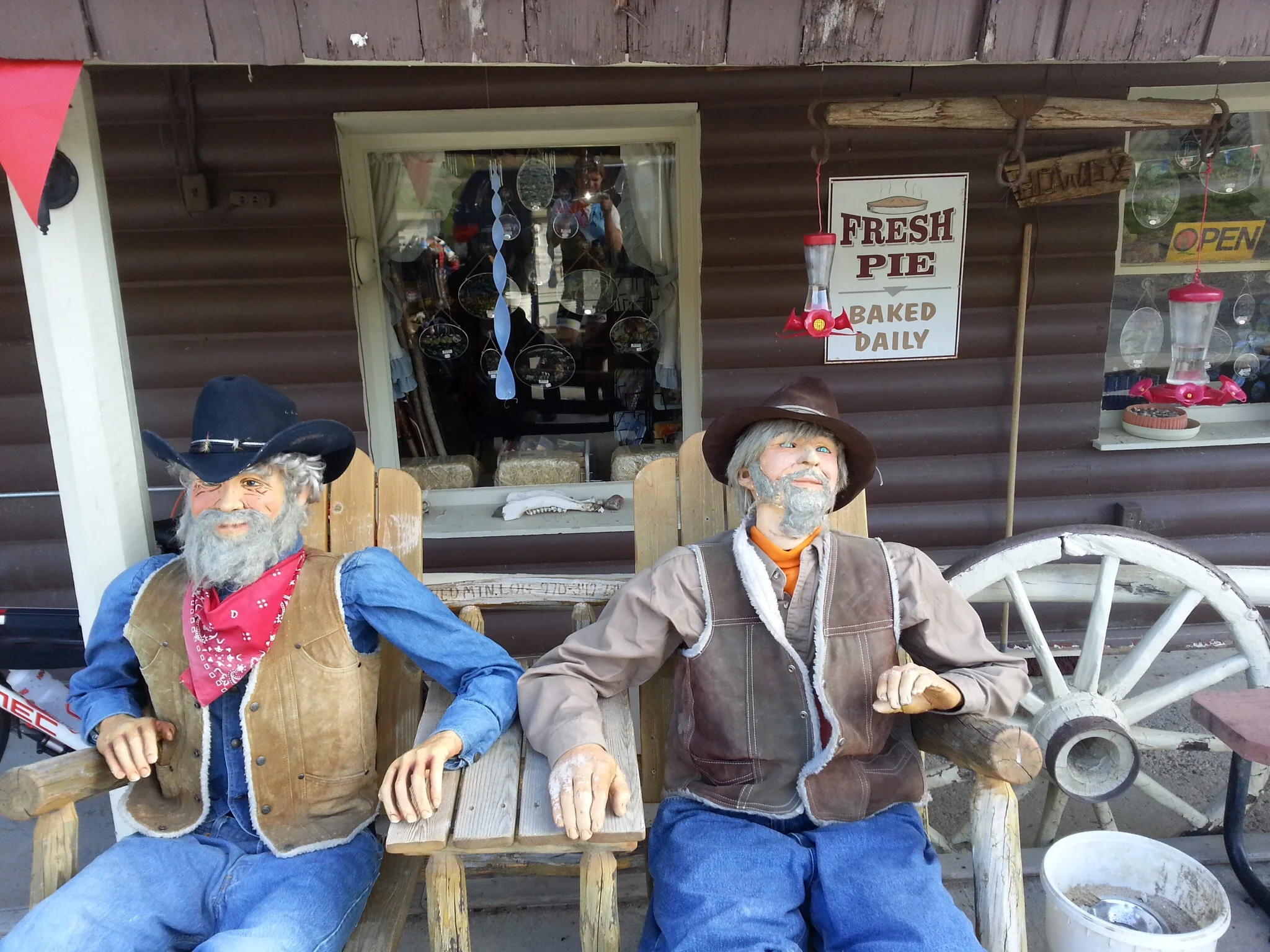 I did make some new friends at my campground in Cimarron! Bye guys.