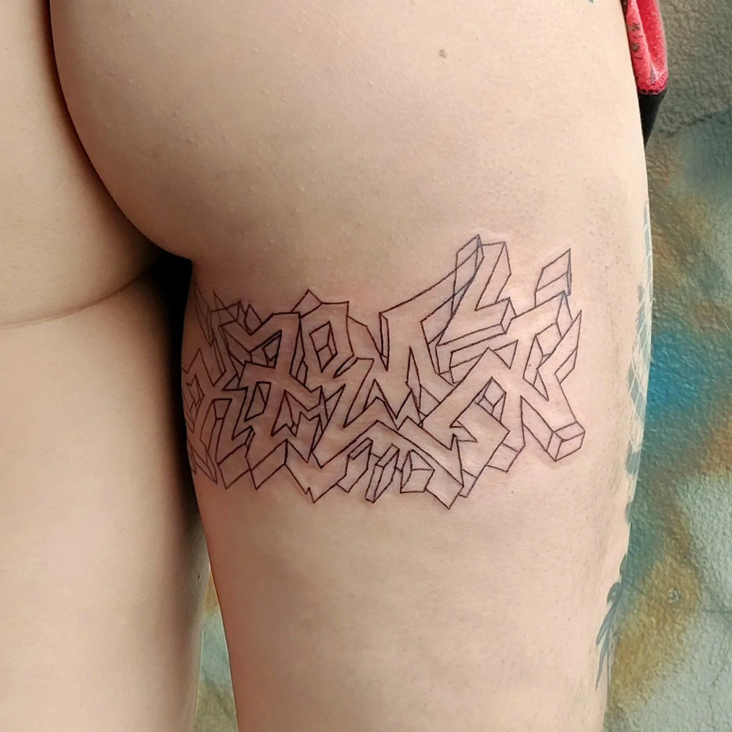 Gracias kami
@xptttoo @la_gare_experimentale 

#letteringtattooparis #tattoograffiti
#tatouage #tatoueur #tatouagefrance #tatouageparis #tatouageartistique
#tatouagerealiste #tatouagenoirgris #tatouagedetaille #tatouageportrait #tatouageombre
#tatoue