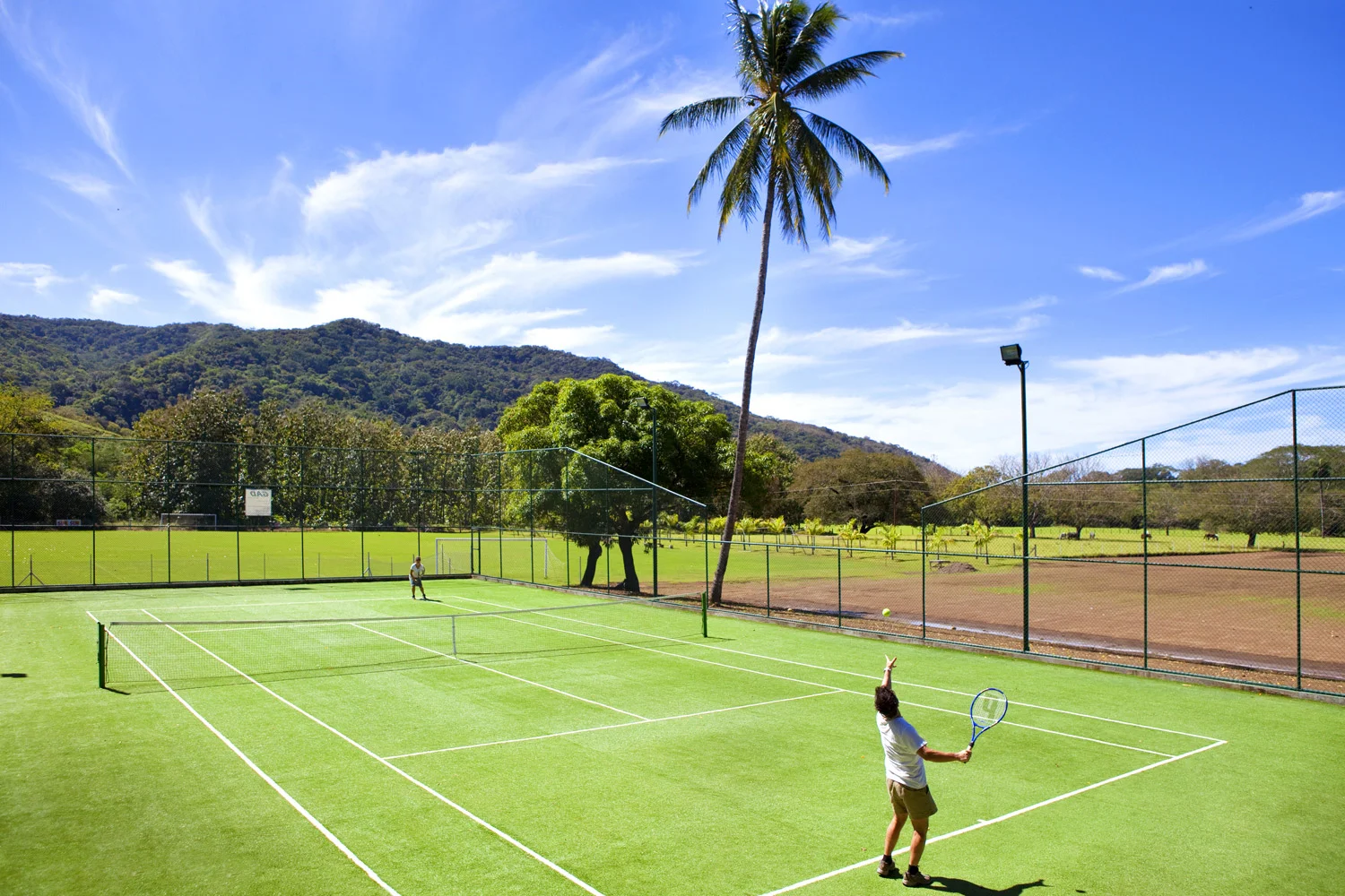 FincaAustria_tennis_court-3rs.jpg