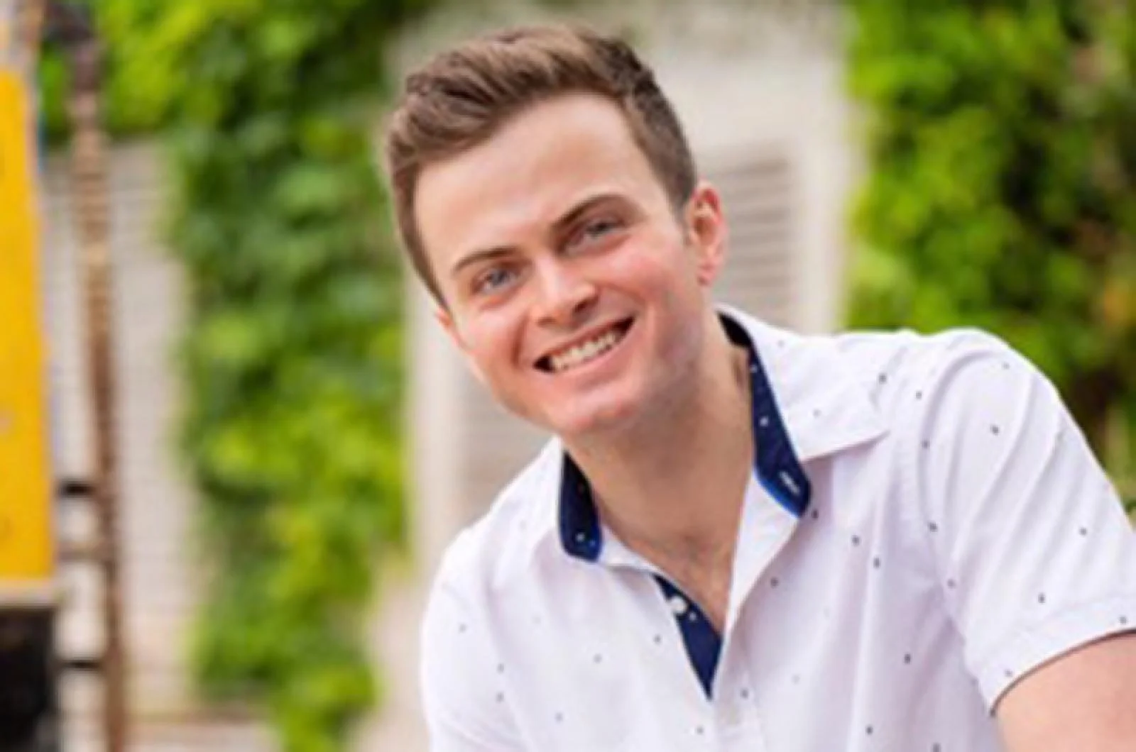 MVYouth Scholarship Winner Pays It Forward, Literally