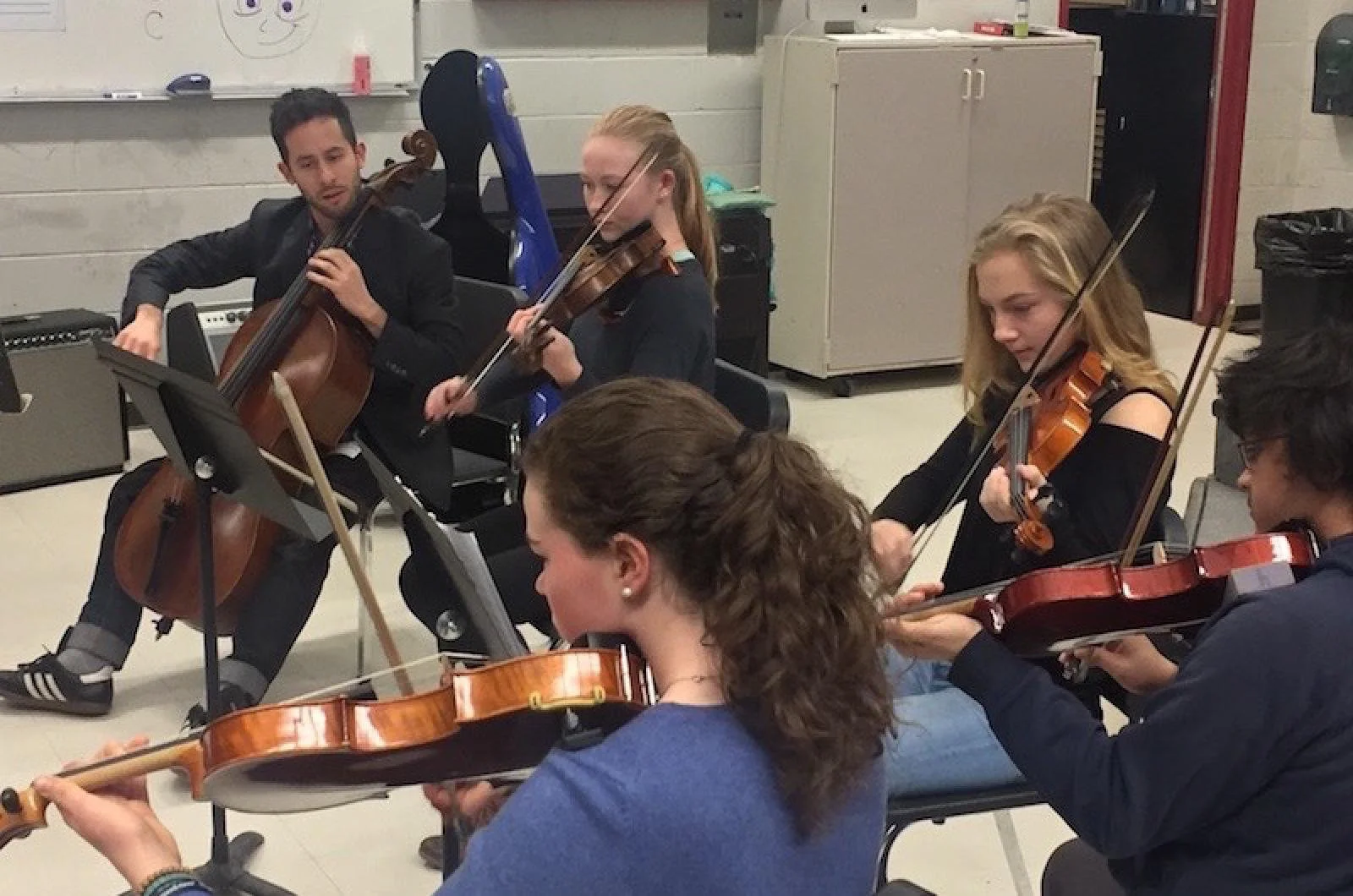 After a Week of Teaching, Cellist Leads Students in Concert