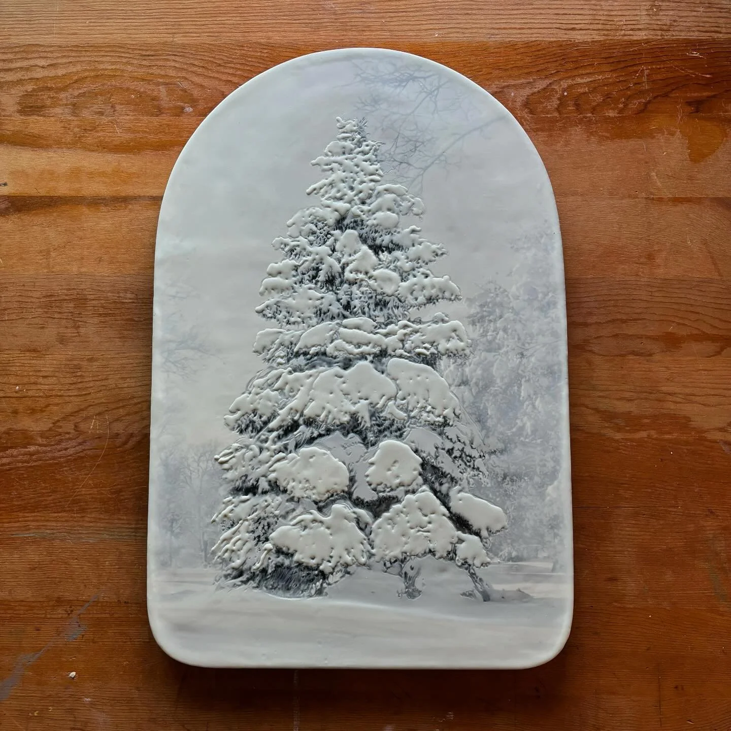 Working with shaped substrates like this arch has been such a fulfilling experiment, deepening the meditative quality of my landscapes. What do you think of this wintery wonder?

#EncausticArt #WinterLandscapes #QuietReflection #NatureInspired #Arche