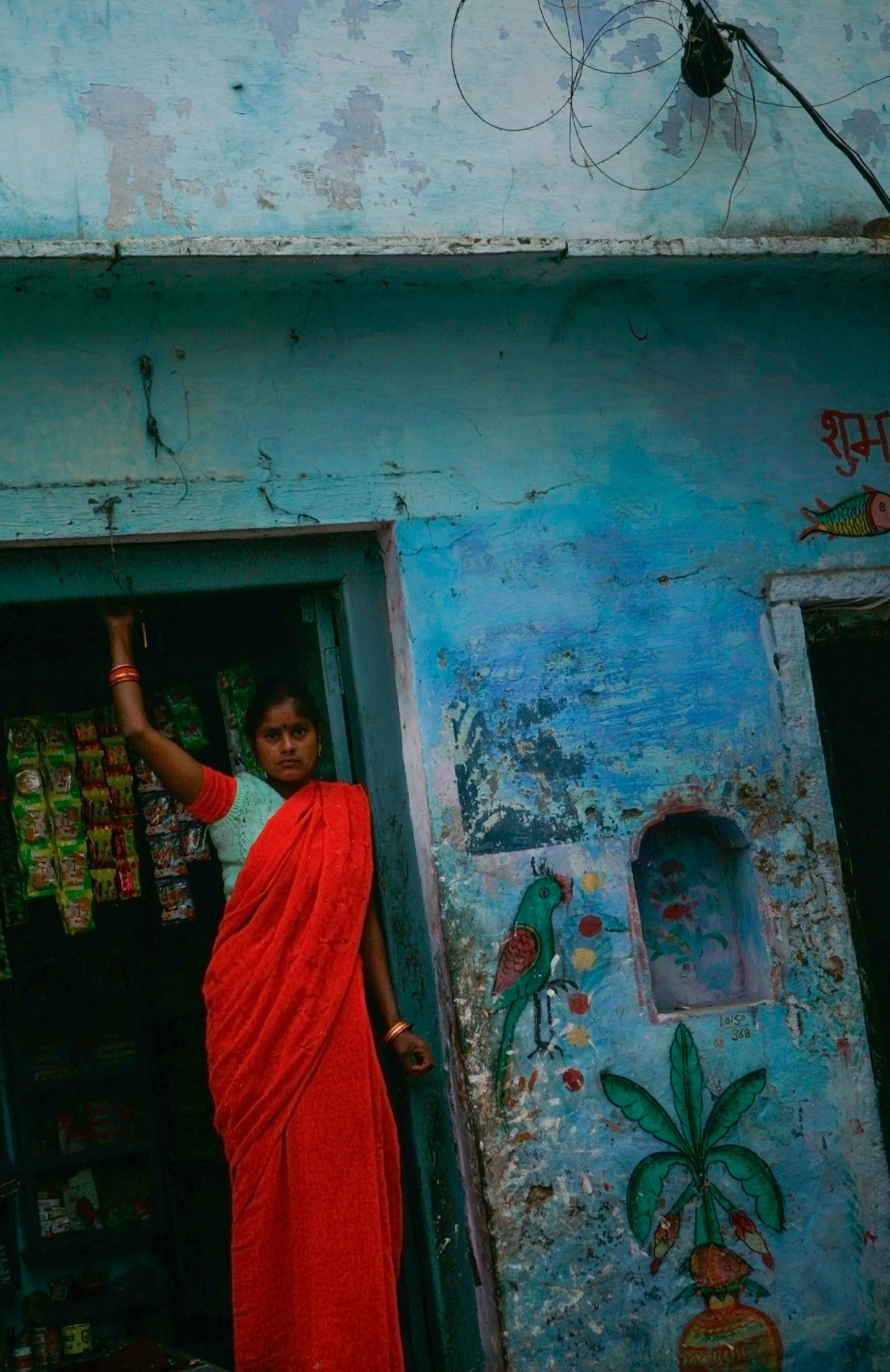 varanasi shop girl.jpg