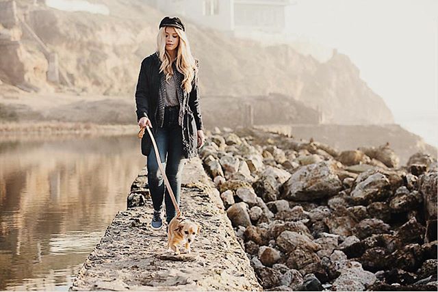 The desert and the ocean are where I draw all of my inspiration from. Nothing comes close to the overwhelming sense of freedom, endless possibility, and creativity that gives you the chills, as being in front of the sea or in the middle of the desert. It was something special to spend the day at the beach with @timberland giving them a lil insight into what makes me tick๐๐ผ #ModernTrail #markmakers
