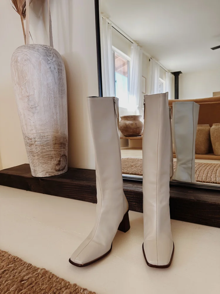 9F2930B4-5E03-45B5-913B-