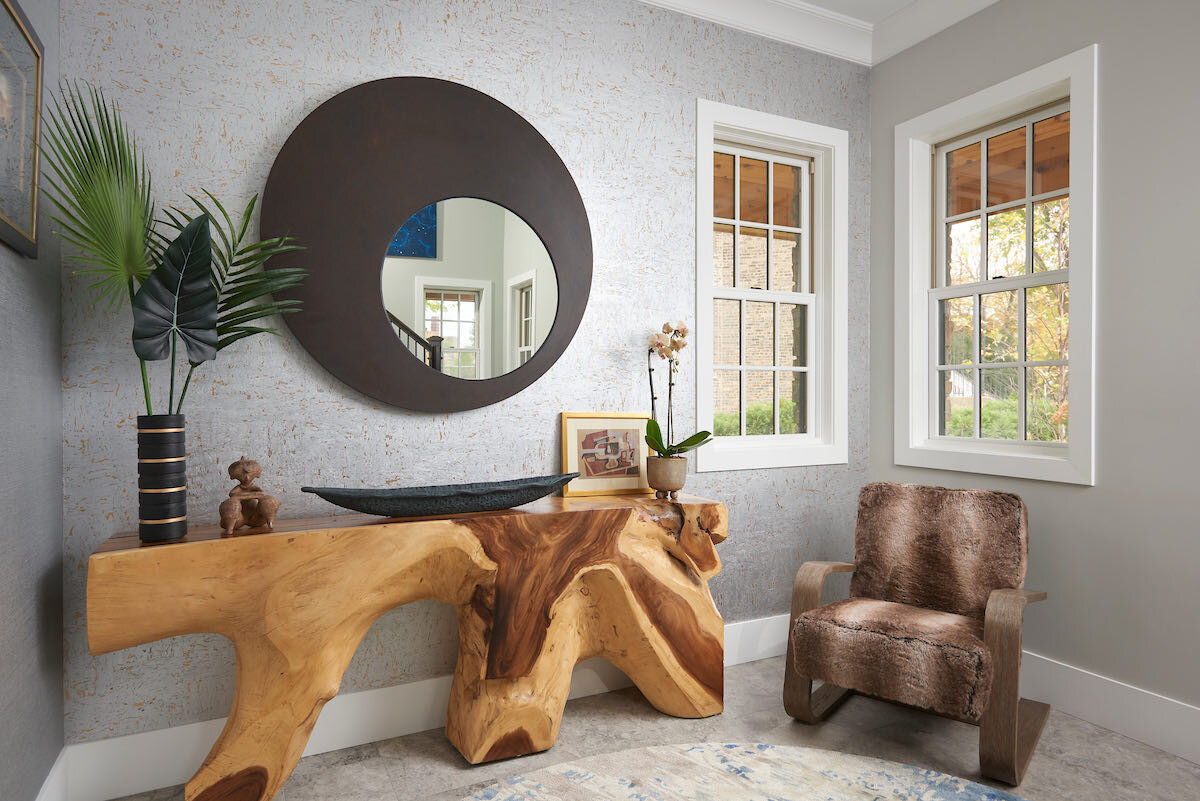 Contemporary farmhouse foyer - Avondale, Chicago
.
All photos of this project by B. R. Lillie.
.
.
.
.
.
.
#arteriorshome #jmarshalldesign #CAIdesign #surya #hesterdecorating #housebeautiful #chicagointeriordesigners
#NearNorthSide #Chicago #Interior