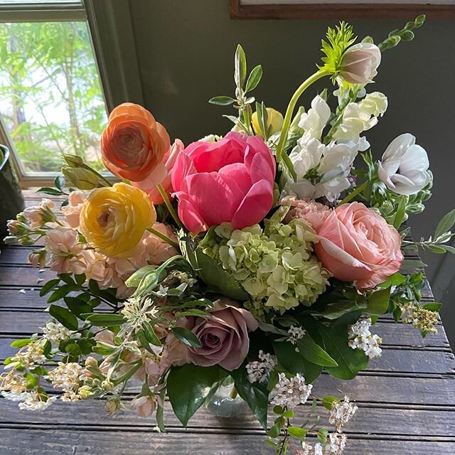 I&rsquo;m late posting this (as usual!) but I wanted to share that we have some beautiful flowers available this week! Gorgeous local ranunculus, anemone and peonies, as well as some other yummy blooms. Give us a call and leave us a message, or send 