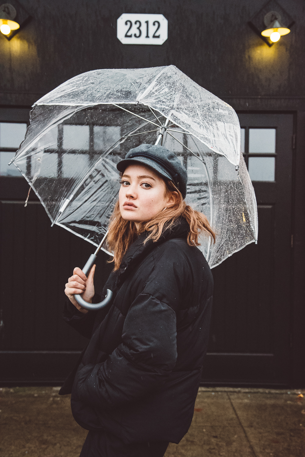 Rainy day portraits-umbrella photo-tacoma photographer (Copy)