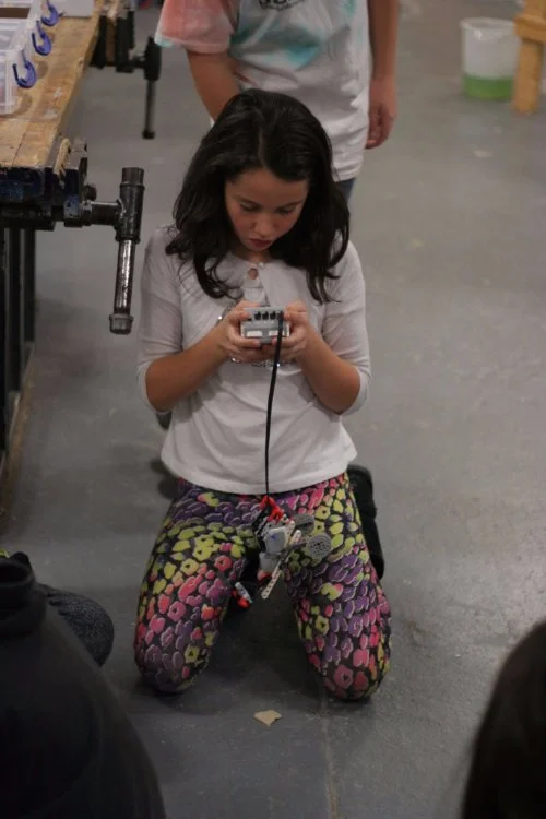 the "sloth" ended up having a movement system that looked similar to train gearing, giving it an inch worm like movement.