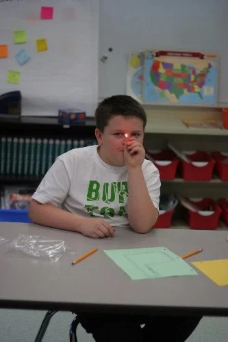  One student quickly discovering the most simple circuit 