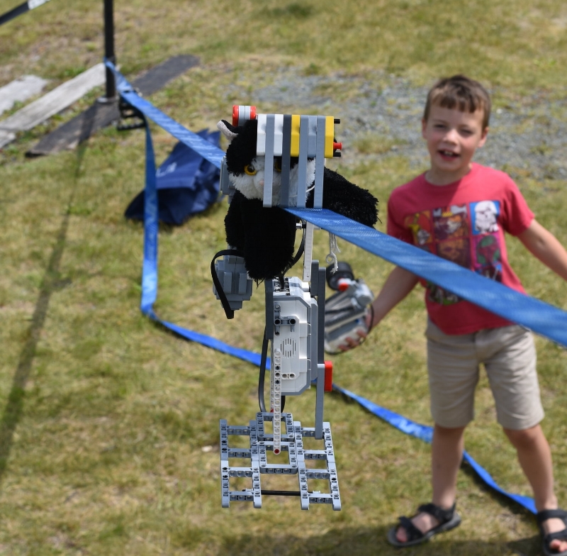 This student designed a robot that rescues cats from trees