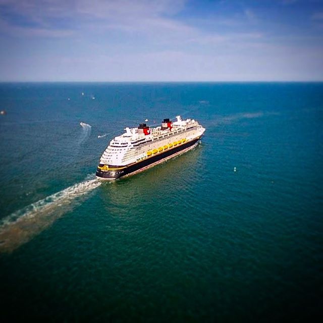 Disney Fantasy on it&rsquo;s way to Castaway Cay to have a great day!
#disney #disneycruise #disneycruiseline #disneyfantasy #funashore #cruiseship #vacationmode #cruiselife #disneylife #cruisevacation #sailaway