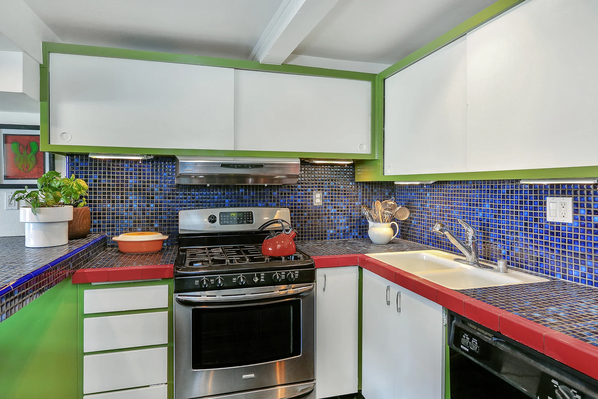 Lago_Vista_Kitchen.jpg