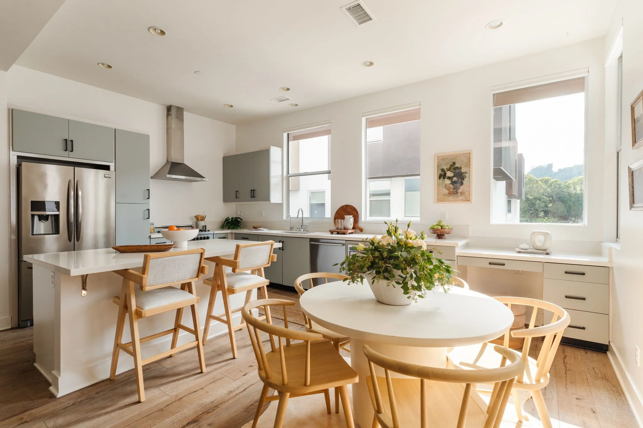 2211 Polyscope Pl – Silver Lake Contemporary Home Sold