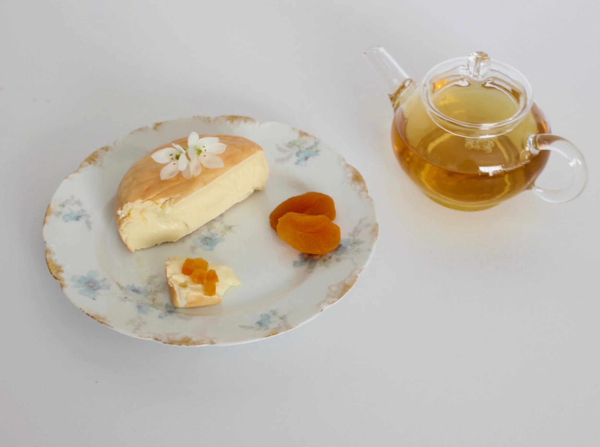 Pairing created in collaboration with David Harper, Cheesemonger at DiBruno Bros. House of Cheese in Philadelphia. Photography by Alexis Siemons of Teaspoons and Petals.