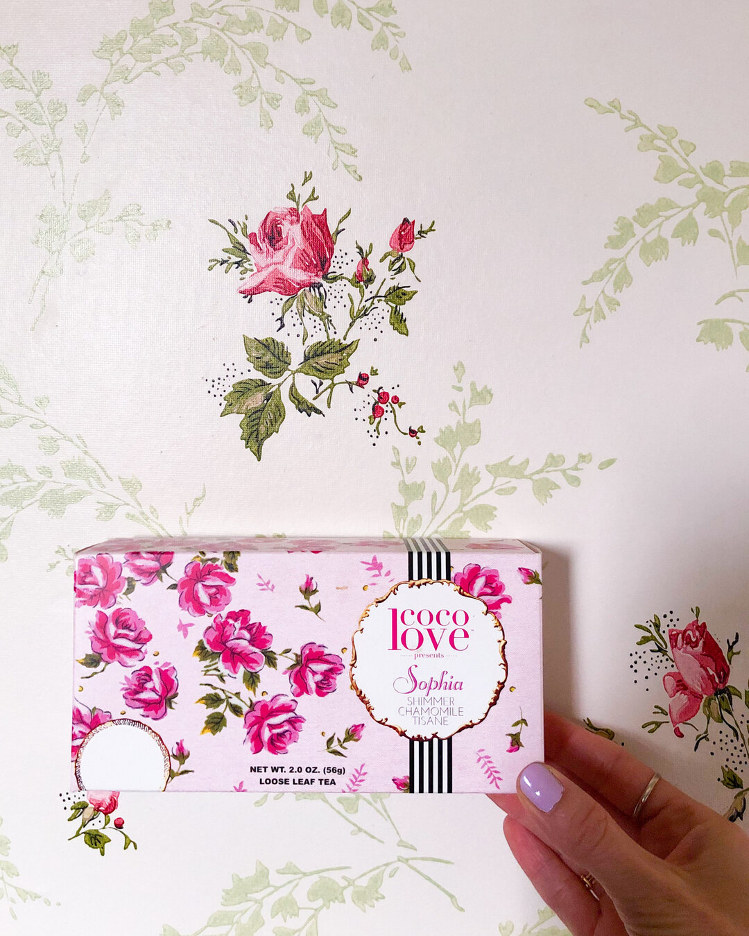 starting a new series of #wallpaperselfies. because OMG you guys our packaging looks SO PERFECT with all the original wallpaper in our new/old house. {it's a good thing there's no sound on photos because I am *screaming*}​​​​​​​​
.​​​​​​​​
.​​​​​​​​
