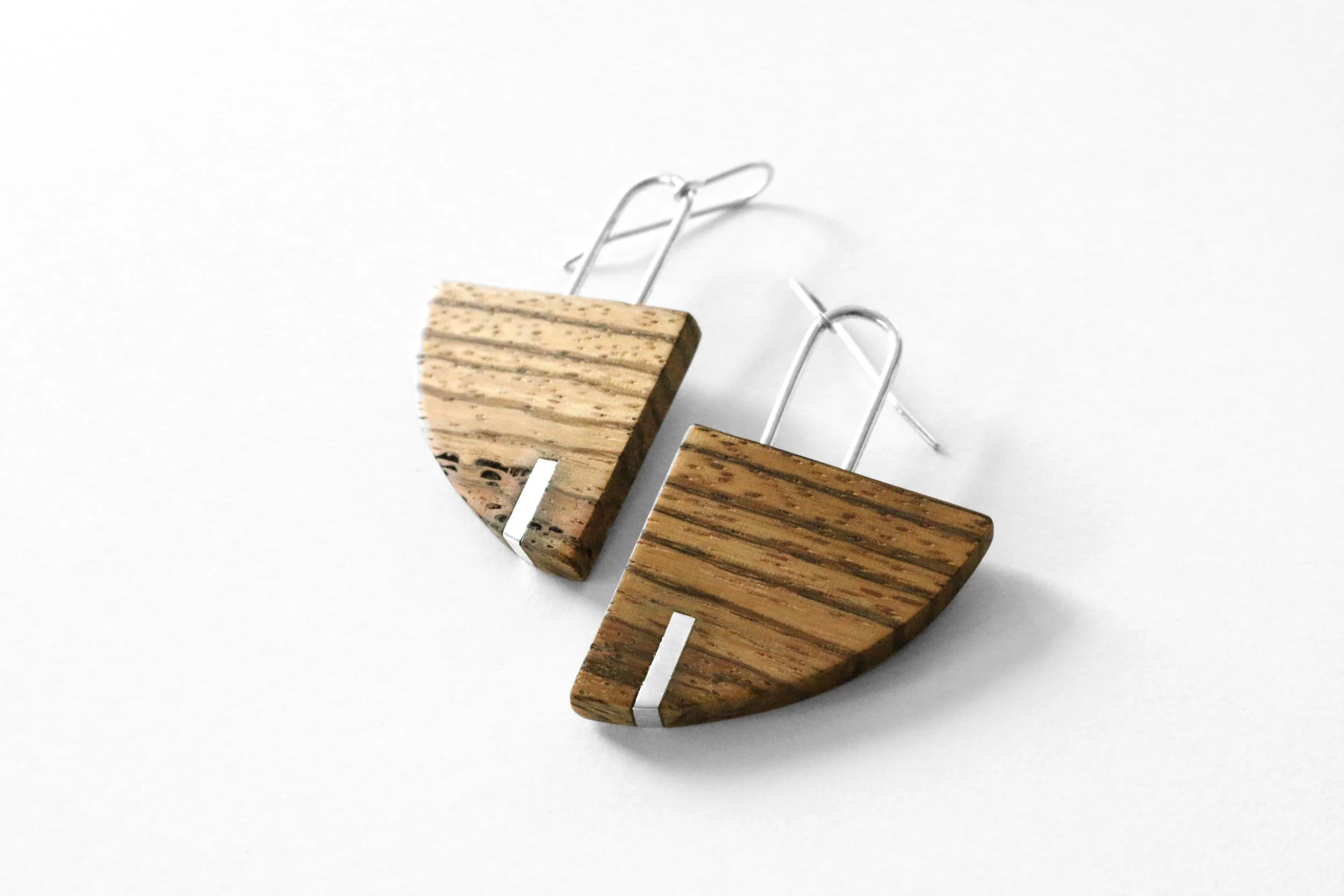Earrings_Zebra_001_1945.jpg