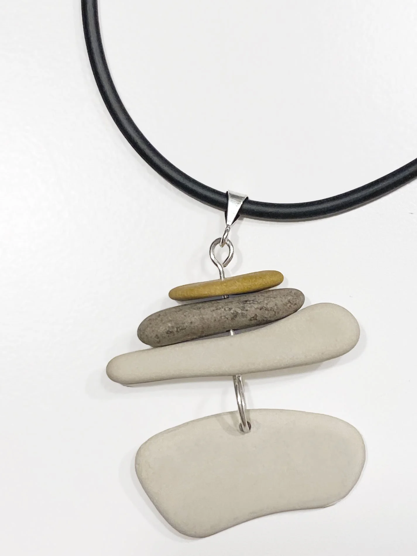 Neck_Limestone-cairn_001_3283.jpg
