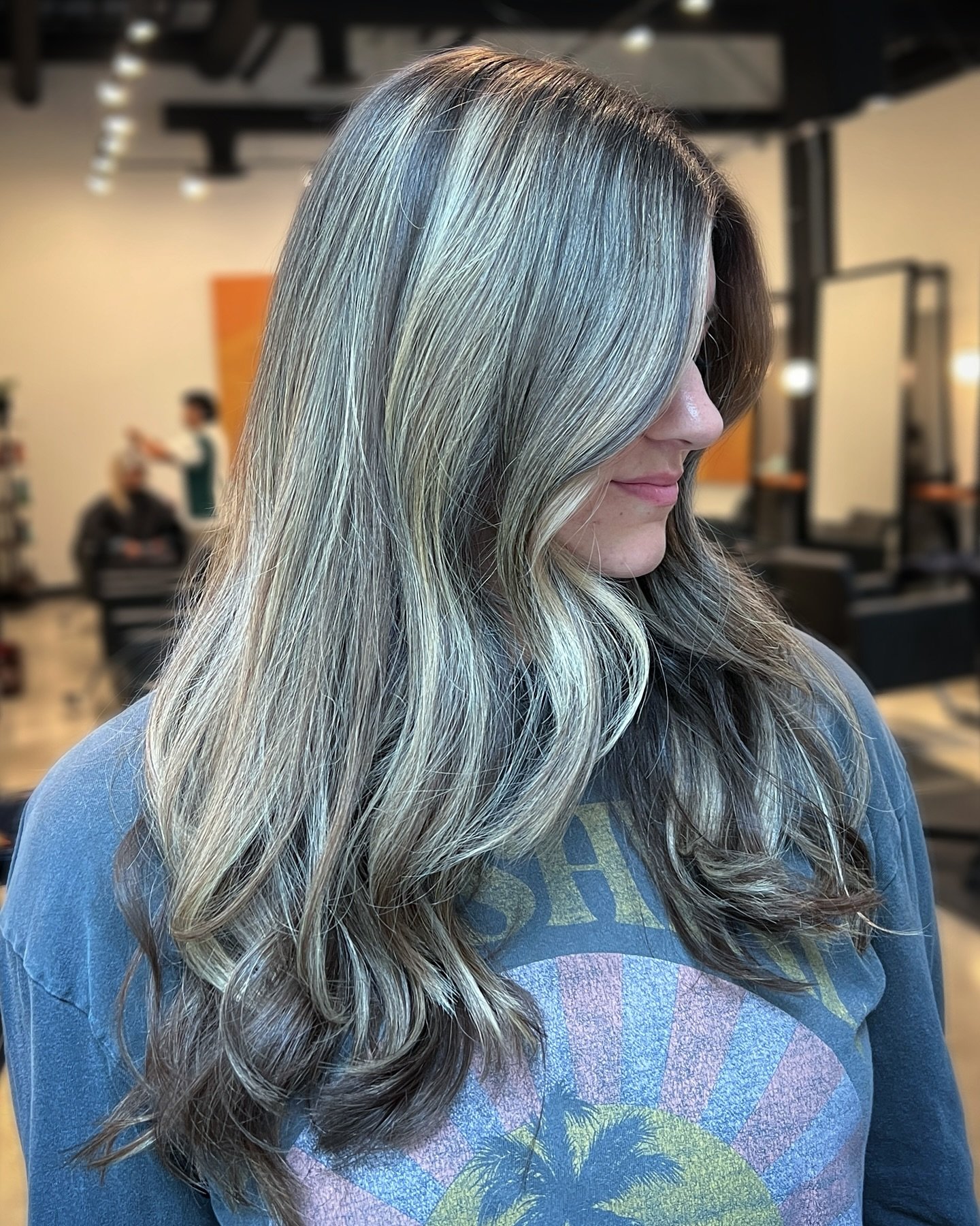 Who goes against the grain and gets brighter for fall? Swipe to see before ➡️