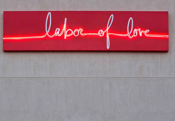 Labor of Love EKG, 2015; 24 x 6 feet x 8 inches; neon, aluminum, paint. Commissioned by Glass Wheel Studio, Norfolk, VA. Photo by Ed Pollard