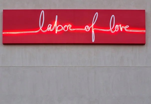 Labor of Love EKG , 2015; 24 x 6 feet x 8 inches; neon, aluminum, paint. Commissioned by Glass Wheel Studio, Norfolk, VA. Photo by Ed Pollard