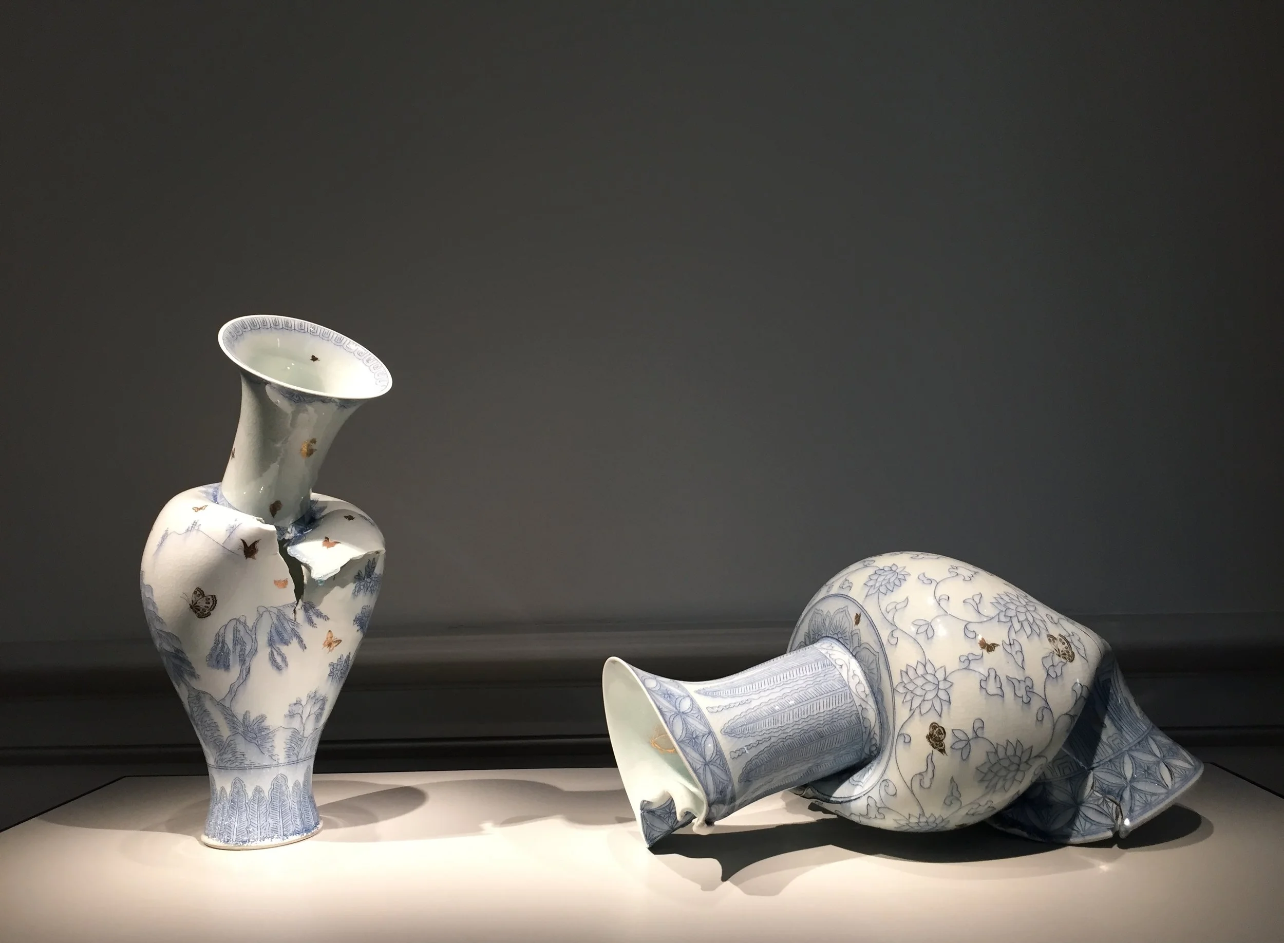 Steven Young Lee. Peonies and Butterflies, 2013. Porcelain, cobalt inlay, gold luster decals. Collection of Lee and Mel Eagle. 