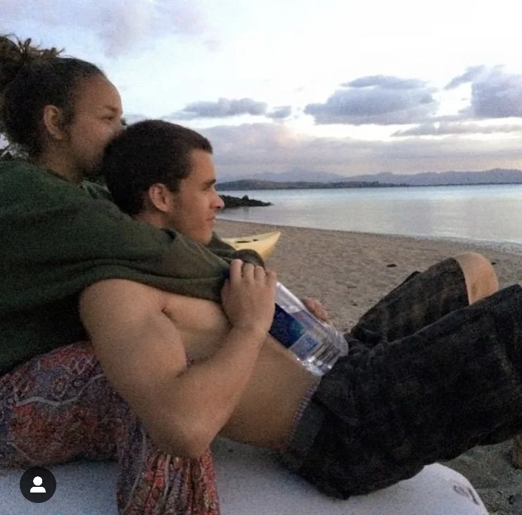 Air fare (round trip)