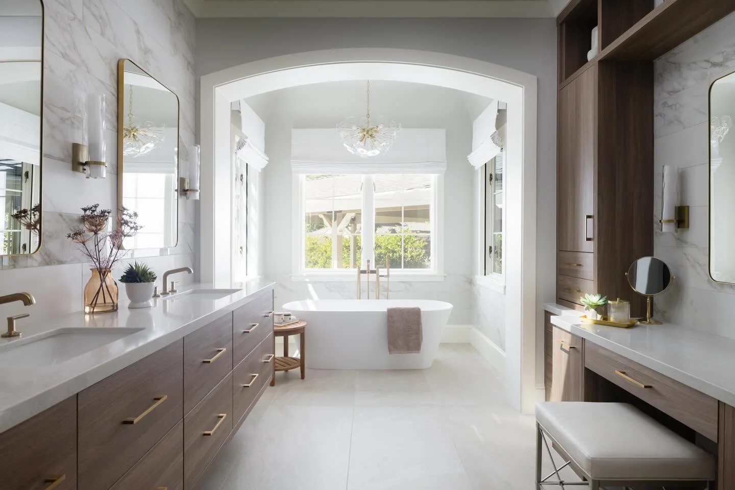 This beautiful and serene primary bath was photographed for @amyondesign this past summer, and is just a small part of a full remodel she&rsquo;s been working on for some time. 

My favorite part of a design shoot is the creative collaboration with m