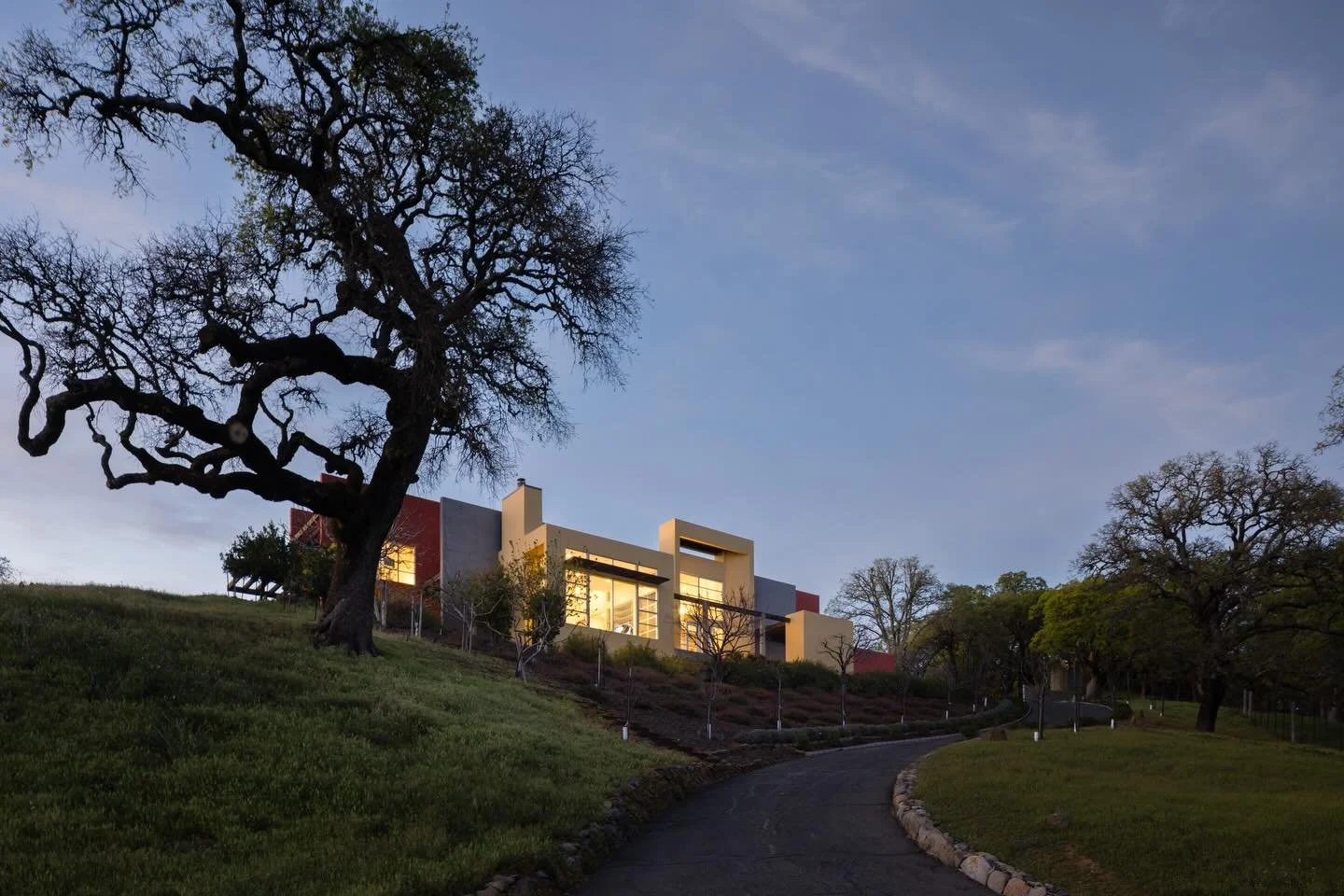 Recent work for @livinginwinecountrygroup and @chrismeadorsnaparealtor 

#ModernistHome
#ArchitecturalPhotography
#LuxuryRealEstate
#ModernArchitecture
#DesignDriven