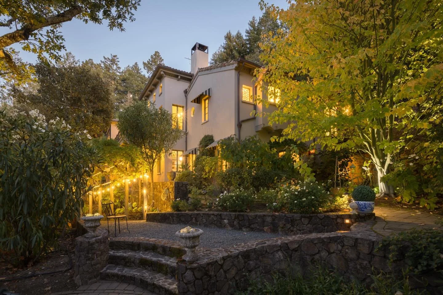 Another outstanding beauty just hitting the market from @livinginwinecountrygroup @matt_sevenau 

The exotic architecture (Moorish Andalusian inspired) really sets this apart. Such beautiful light and texture throughout this home!

#ResidentialArchit