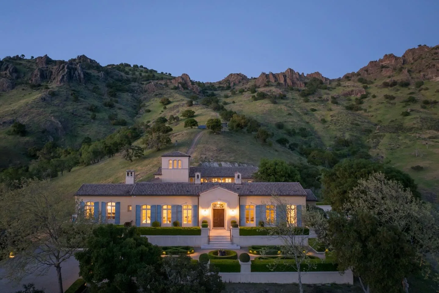This was a big one&hellip; thanks to @timallenproperties and @jcreidrealtor for calling on me to photograph the Four Winds Winery in Napa, now offered at $17,950,000. What a joy to get to make my career photographing amazing places in beautiful lands
