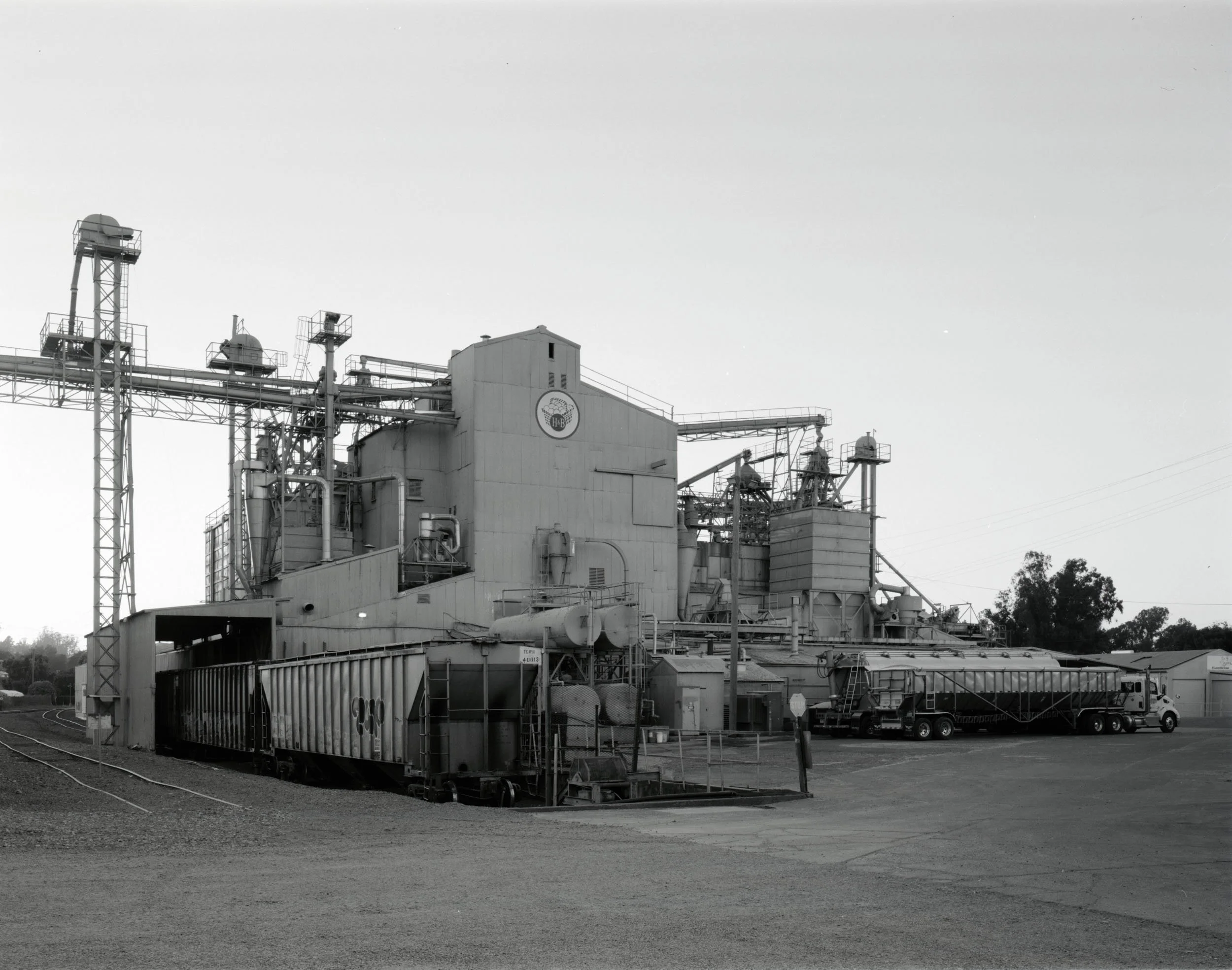 Hunt & Behrens, Petaluma, California - shot on 4x5 large format film