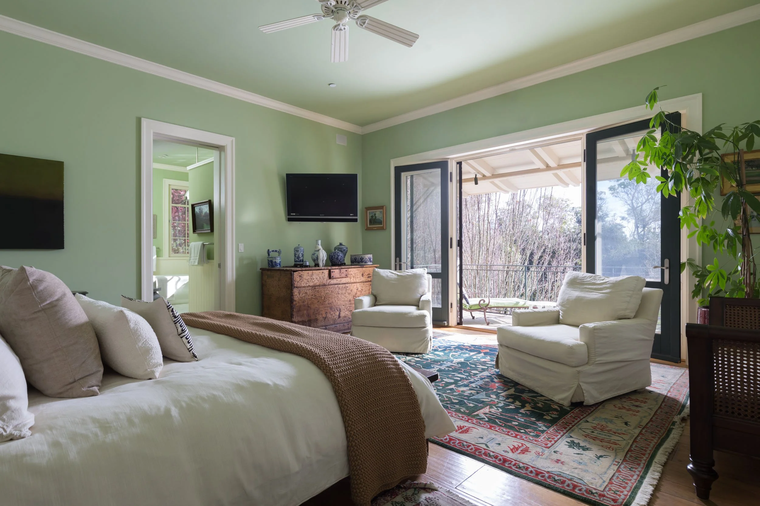 18730 Canyon interiors 13 20241210 small.jpg