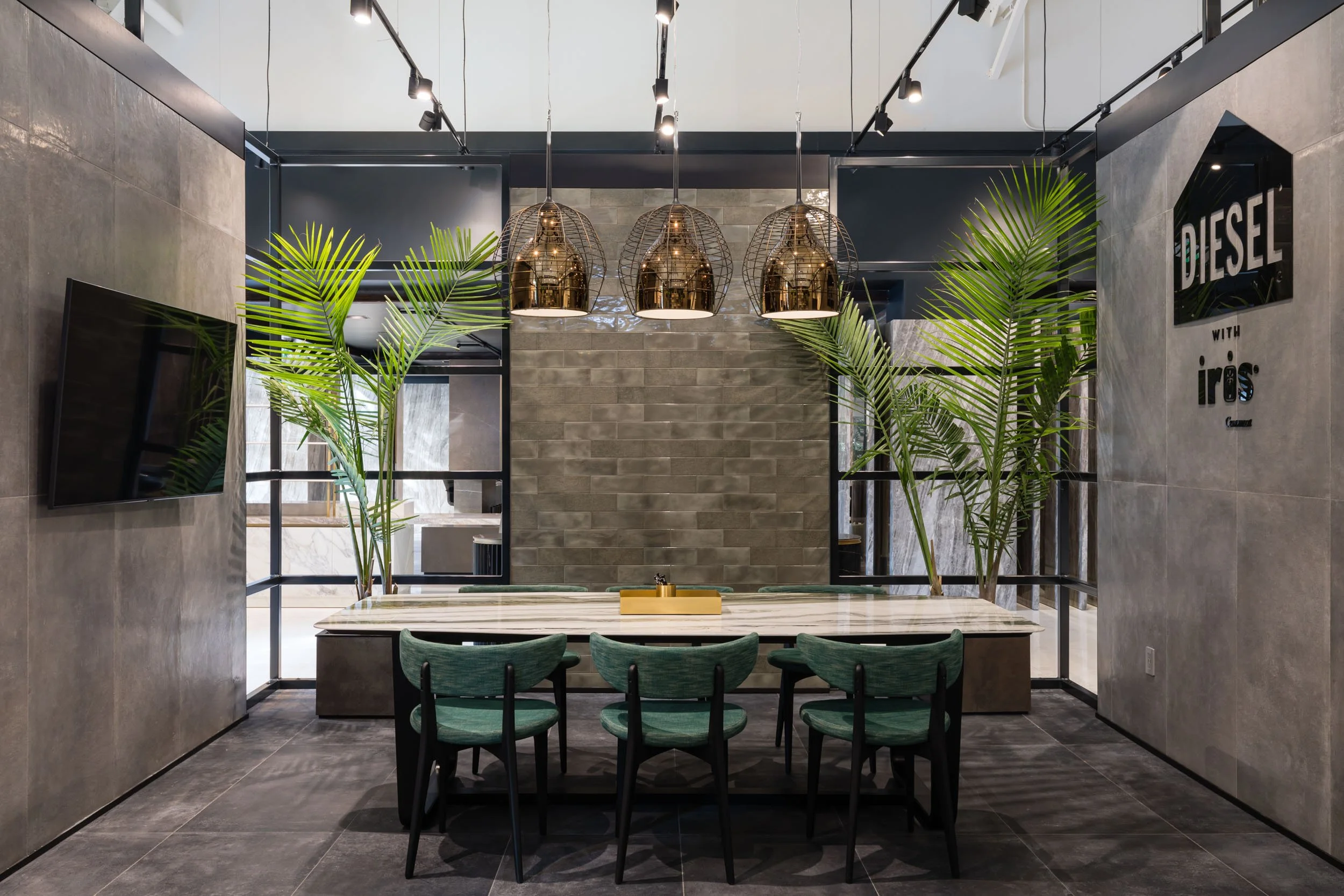 EuroWest SF showroom (peterlyonsphoto) 21 small.jpg