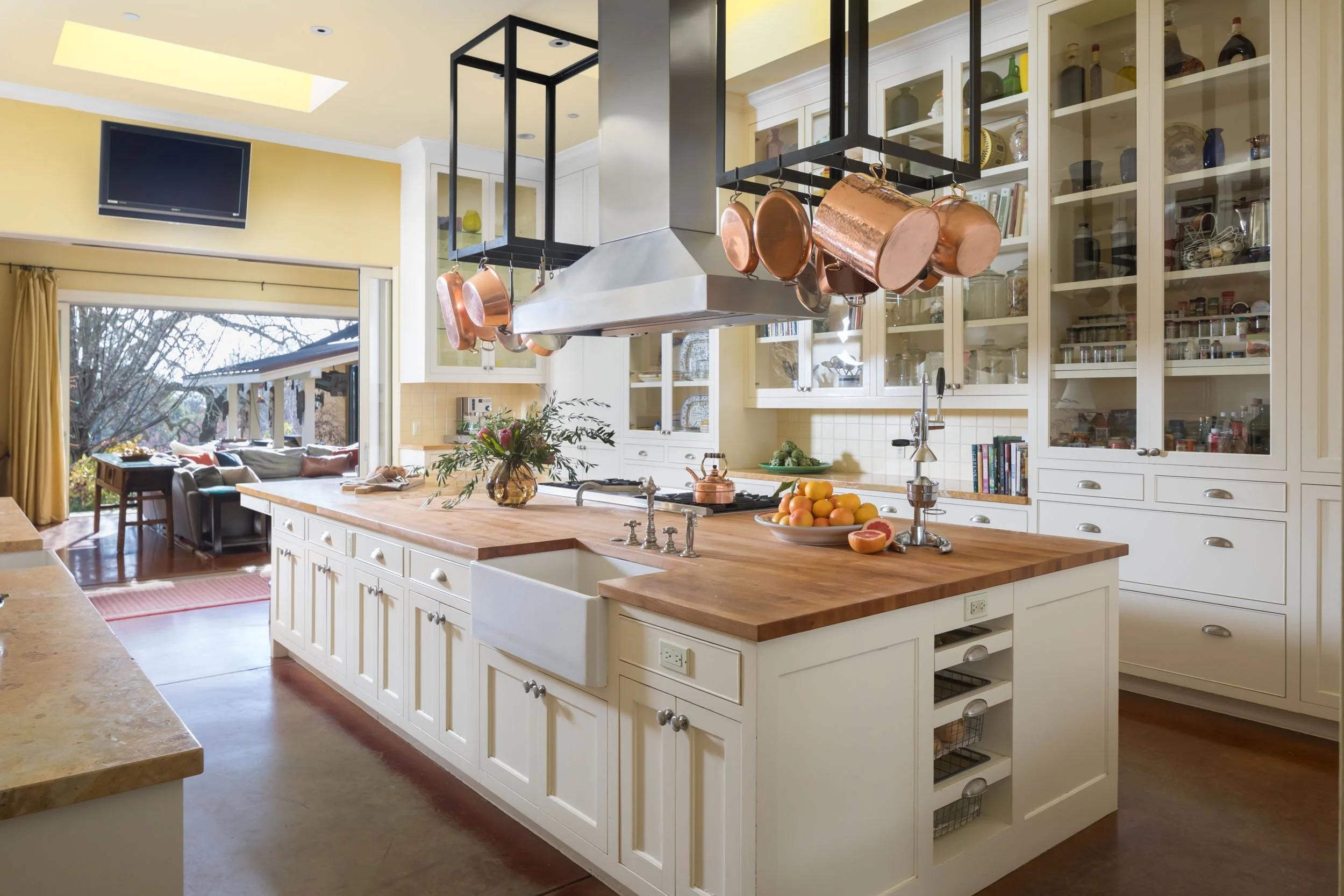 18730 Canyon interiors 08 20241210 small.jpg