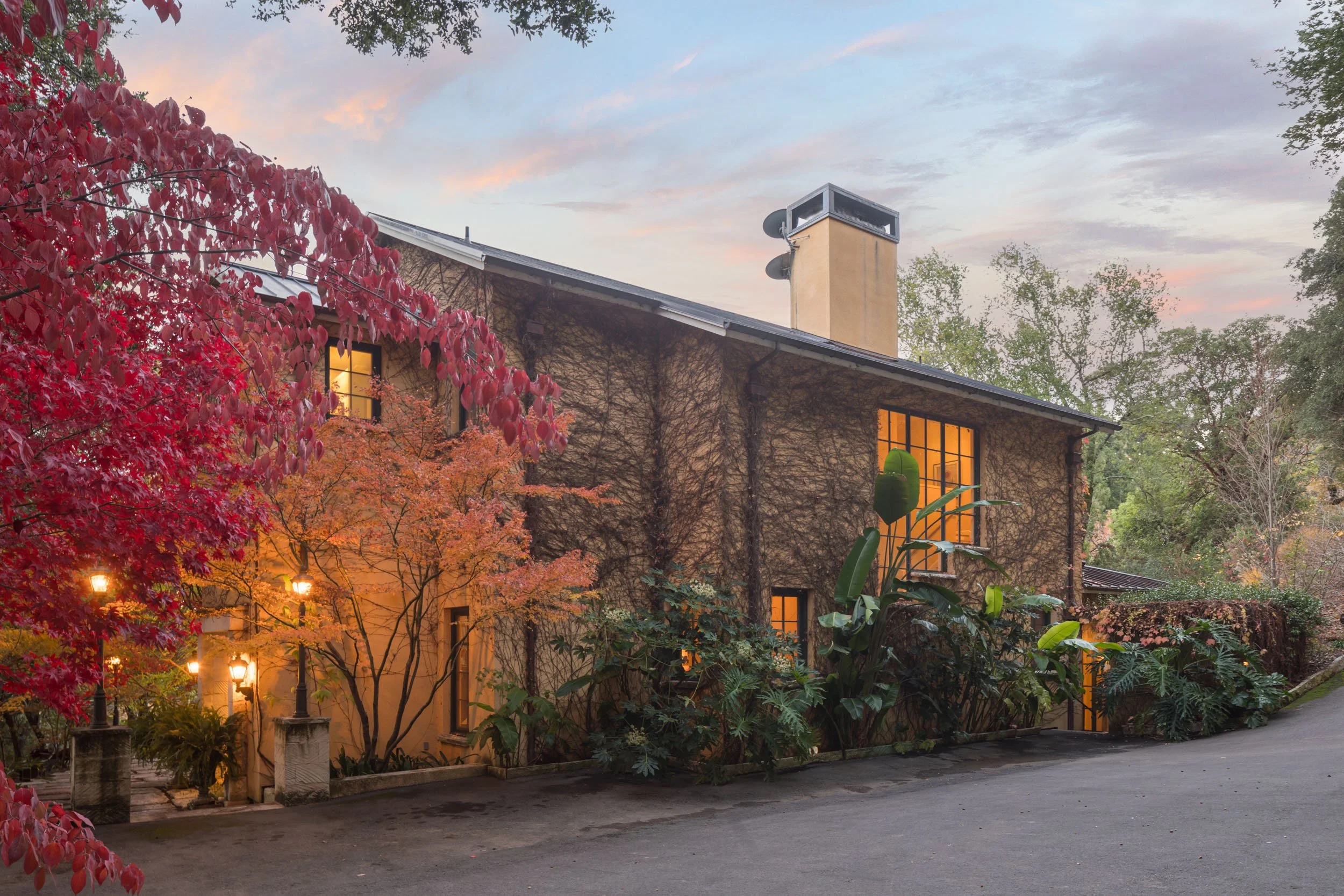 18730 Canyon grounds 02 20241127 small.jpg