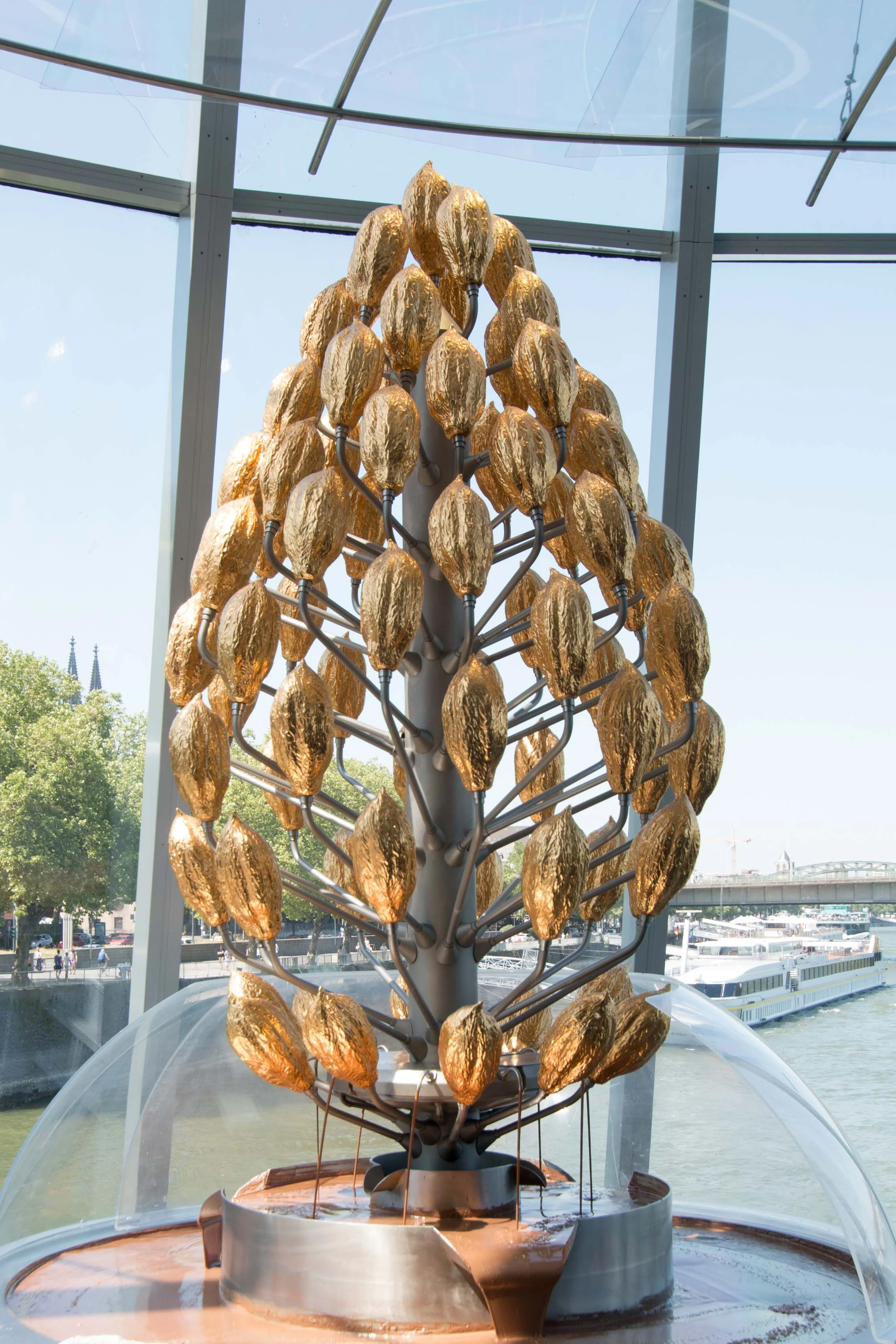 the most amazing chocolate fountain ever!