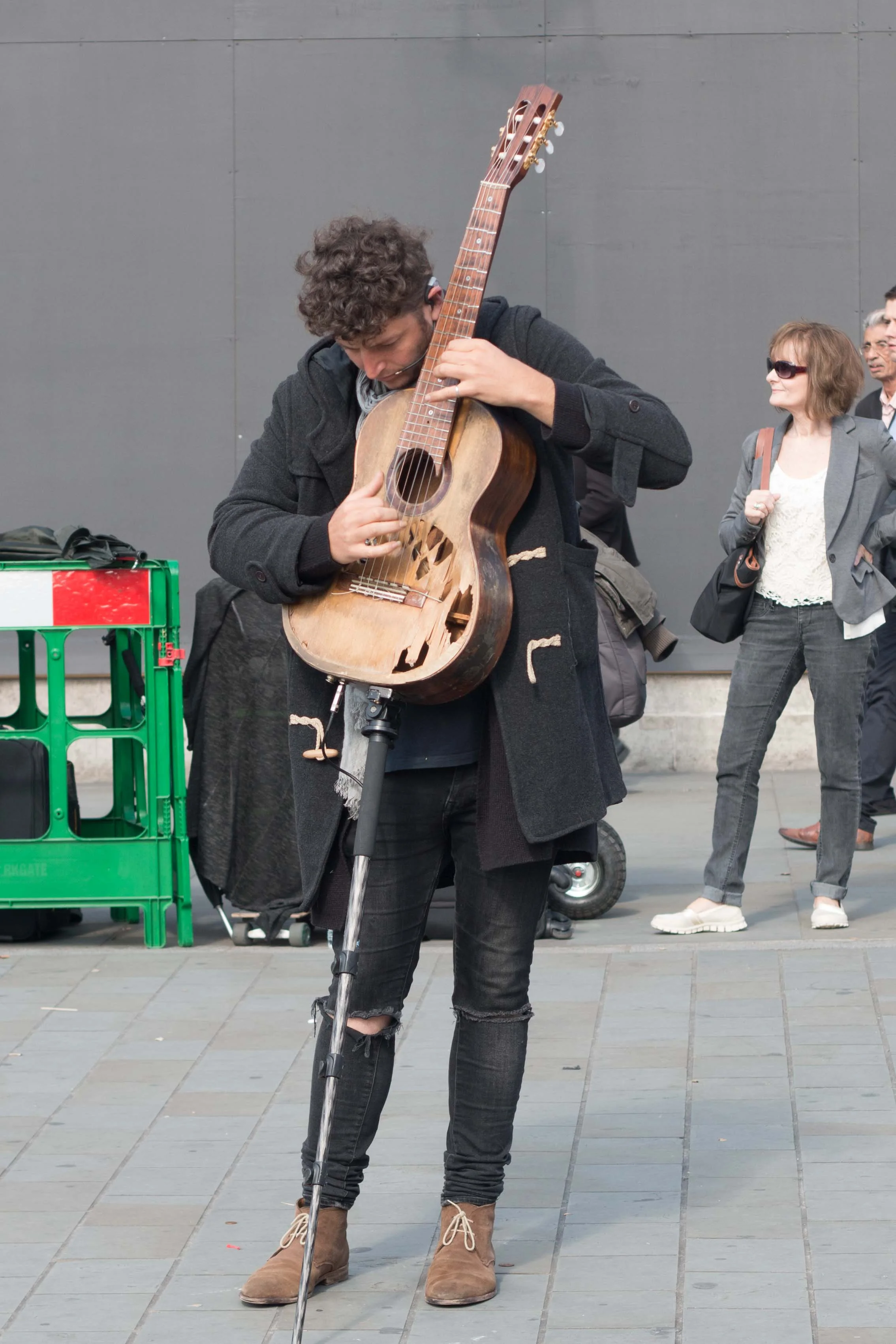Street musicians outside of the National Gallery