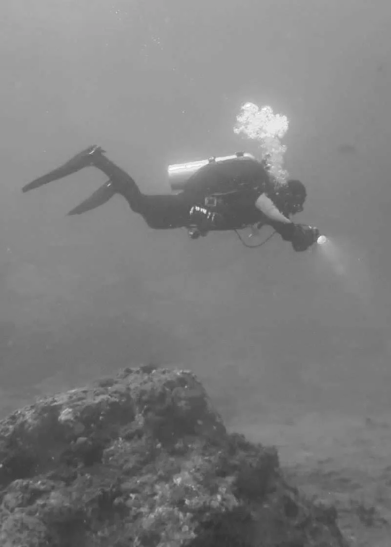 Aaron under water. photo courtesy of Dustin Ainsworth of SouthEast Texas Scuba