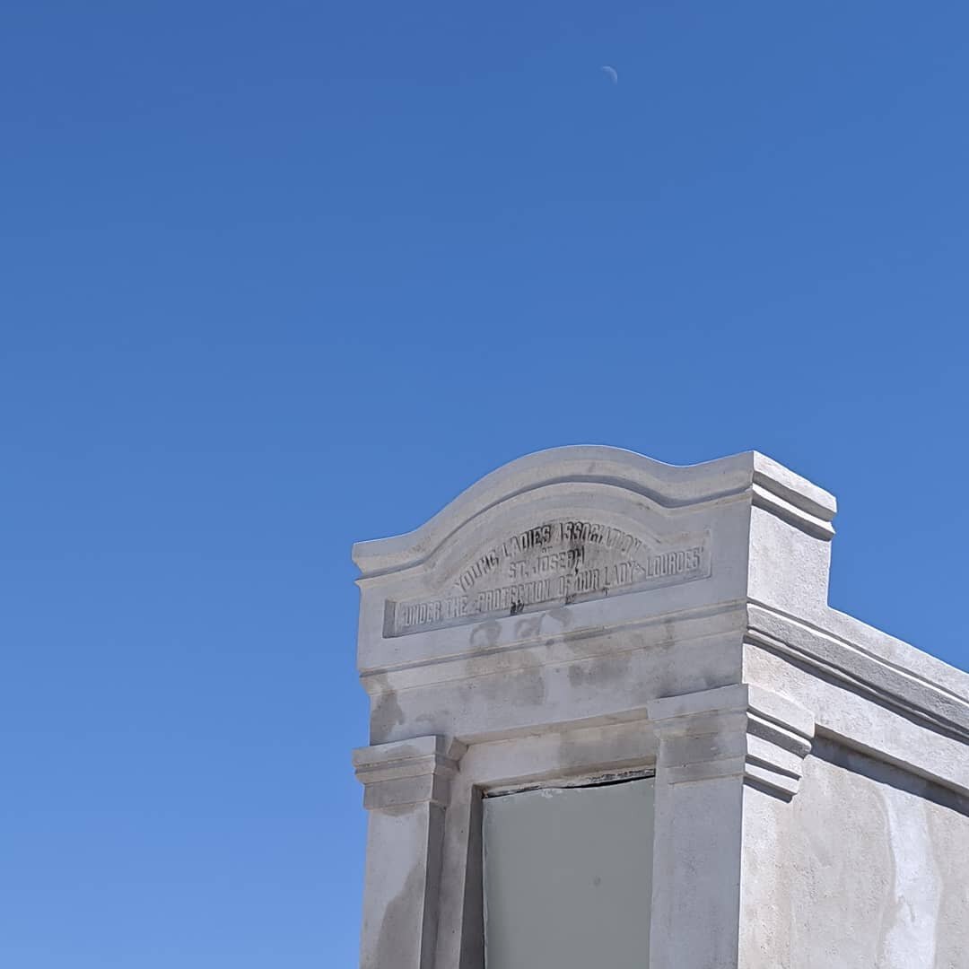 Took the opportunity to play tourist in NOLA yesterday by going on a central tour of the oldest, continually operated cemetery in the US, St. Louis 1. The tour was amazing and so interesting!

#nola #stlouiscemetery #playingtourist #frenchquarter